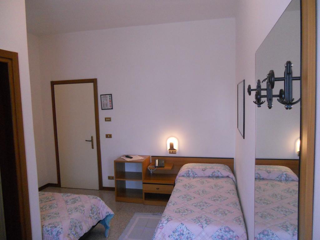 Hotel O'Scugnizzo 2 Belluno Luaran gambar