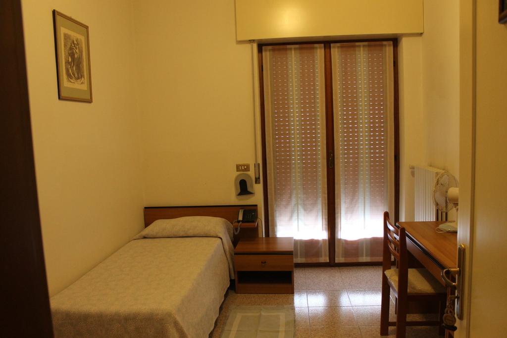 Hotel O'Scugnizzo 2 Belluno Luaran gambar