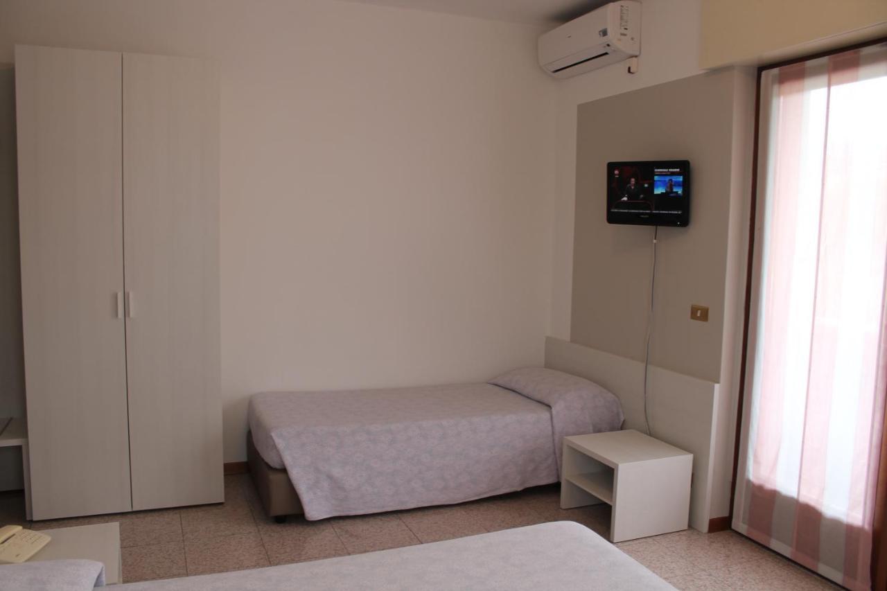 Hotel O'Scugnizzo 2 Belluno Luaran gambar
