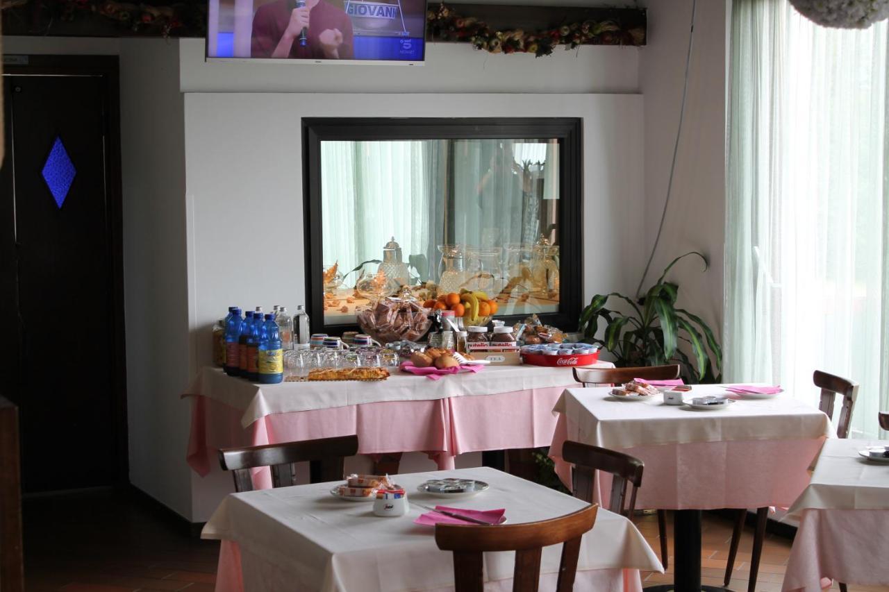 Hotel O'Scugnizzo 2 Belluno Luaran gambar
